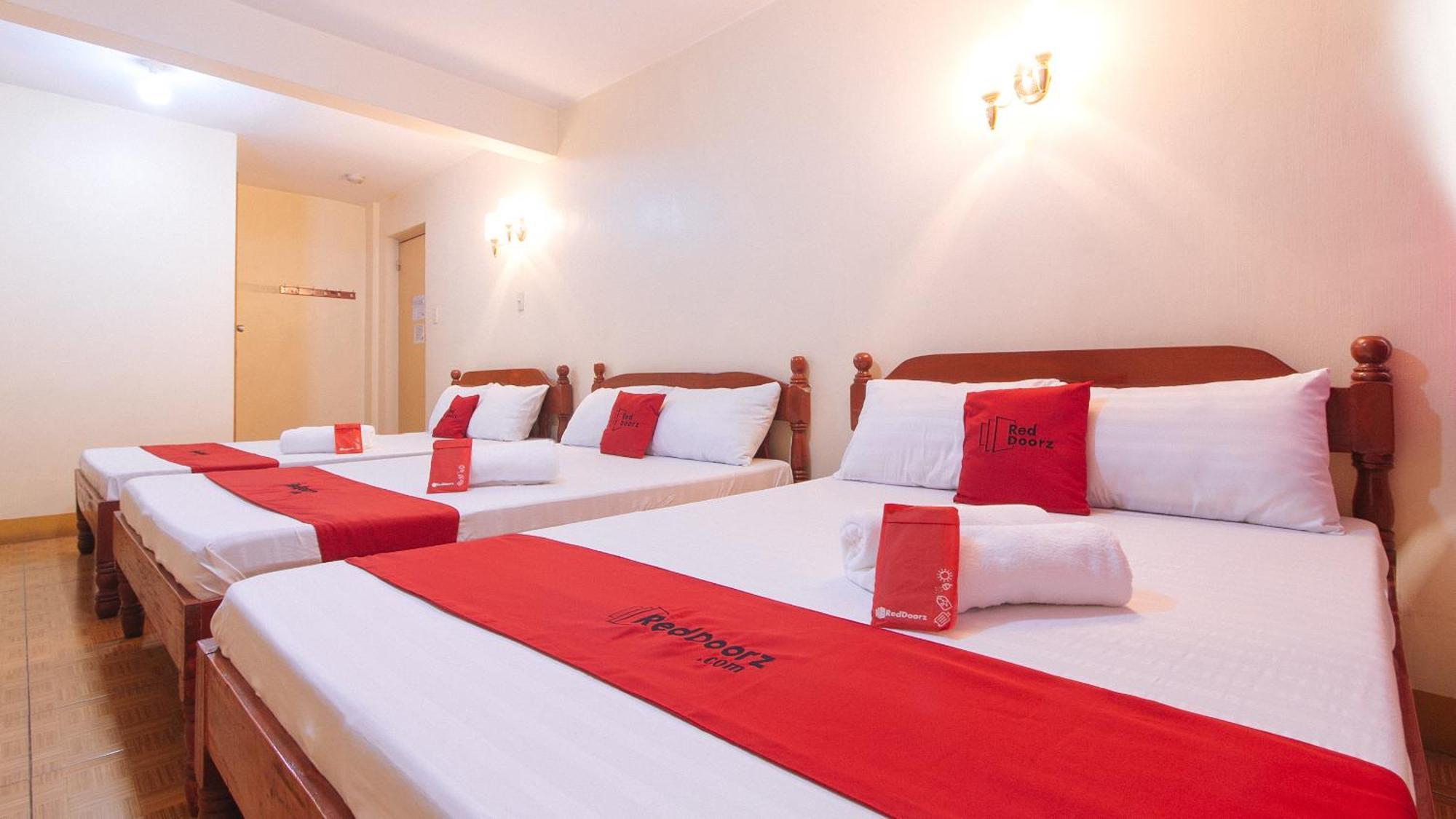 RedDoorz @ Golden Victory Hotel Mabalacat Pampanga Exterior foto