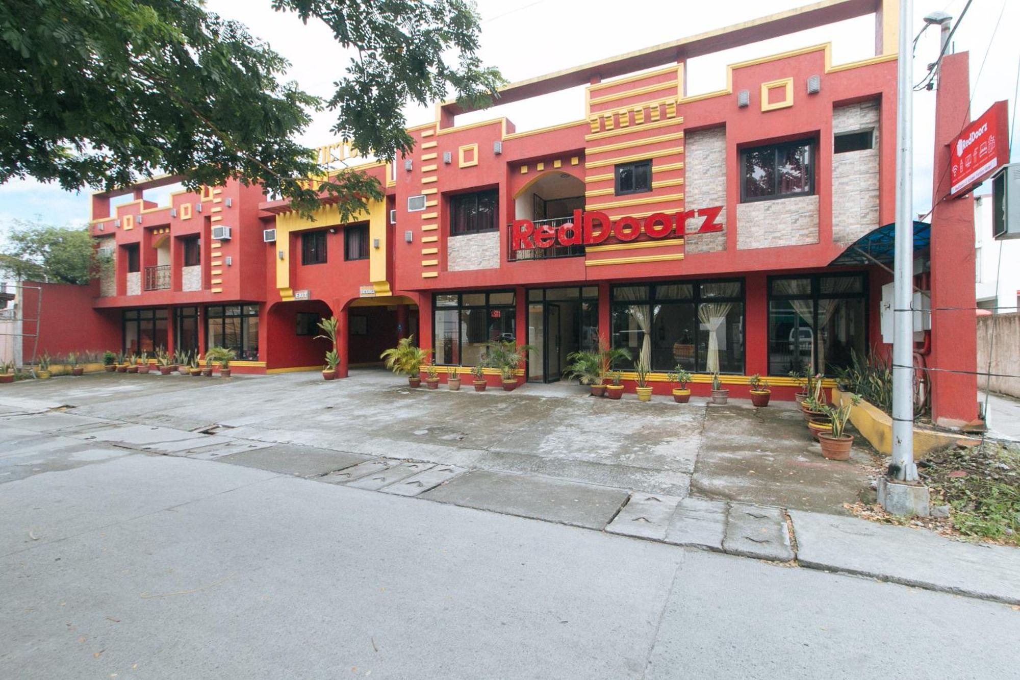 RedDoorz @ Golden Victory Hotel Mabalacat Pampanga Exterior foto